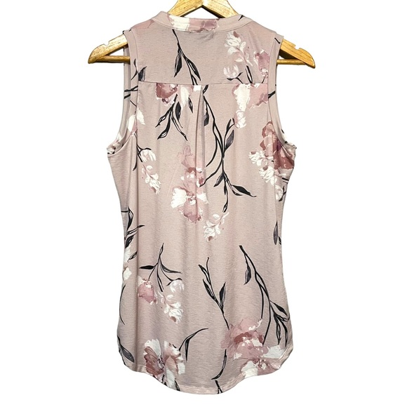 * 3 for $19 * Eclipse Floral V neck tank top - Picture 2 of 7